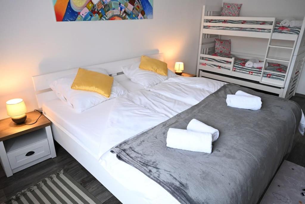 Rodinny Apartman U Broumovskeho Namesti Exterior photo